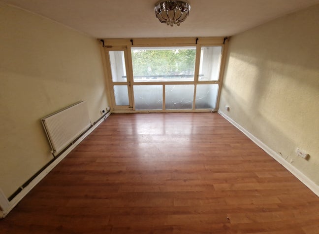 2-bed flat in Zone 2 (NW London) Main Photo