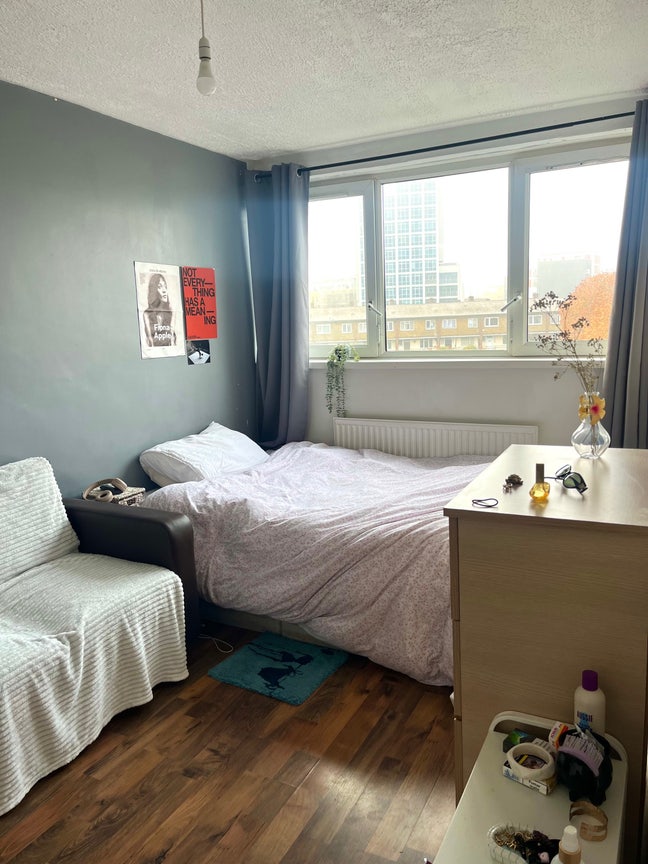 Room available in Limehouse  Main Photo