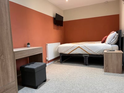Beautiful 3 Bed House Share Main Photo