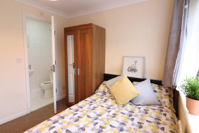 👌🔥 En Suite Room in Professional Houseshare 🏡 Main Photo
