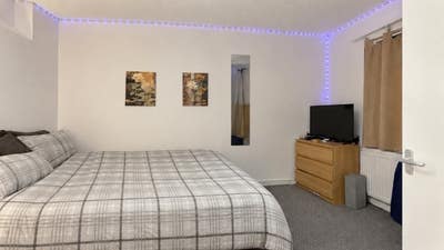 Ensuite Double Room to Rent – Hampton, TW12 3Ux Main Photo