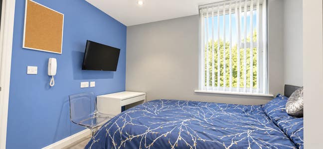 1 En Suite Available in a Beautiful 6 Bed House! Main Photo