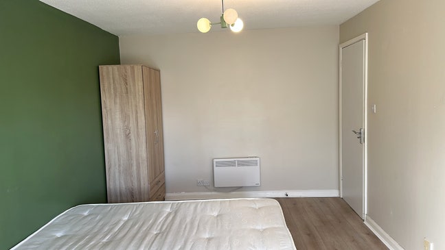 DSS - Studio Flat Available in Streatham SW16 Main Photo
