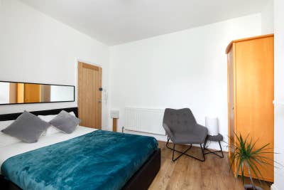 Studio flat in Hove &pound;1195 all bills Inc  Main Photo
