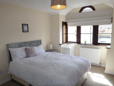 Double Bedroom in Wincanton Town Centre Main Photo