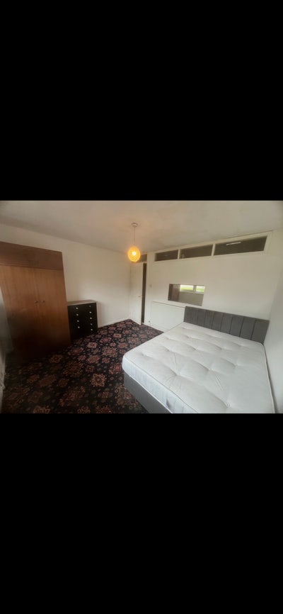 Furnished double bedroom, Available Now Main Photo