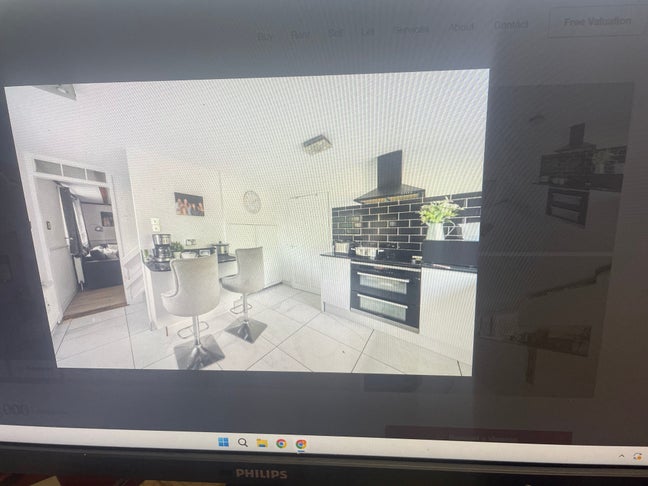 Room to let either Single or double not both Main Photo