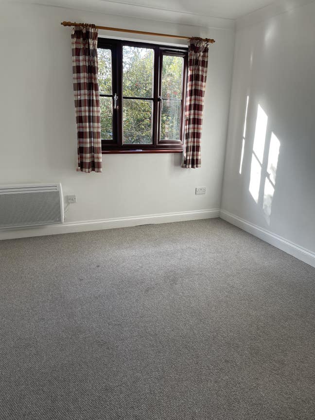 Double room with furnished available from now. Main Photo