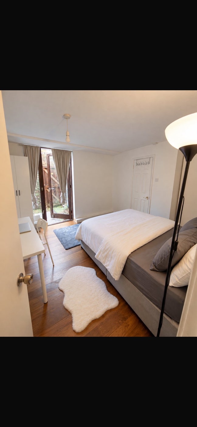 W11 Nottinghill   En-Suite Big Double  Room Main Photo