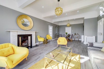Females only luxury flat in Hampstead village  Main Photo