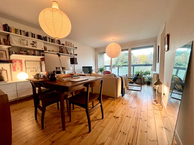 Double Room in BA1, Clean & Bright Flat Main Photo