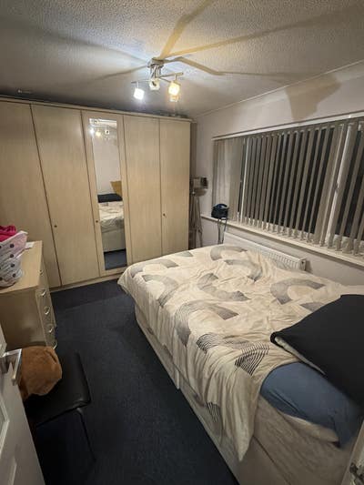 Double Rooms 5 mins from Gatwick Main Photo