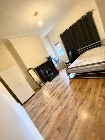 Large Double room near northern general hospital  Main Photo