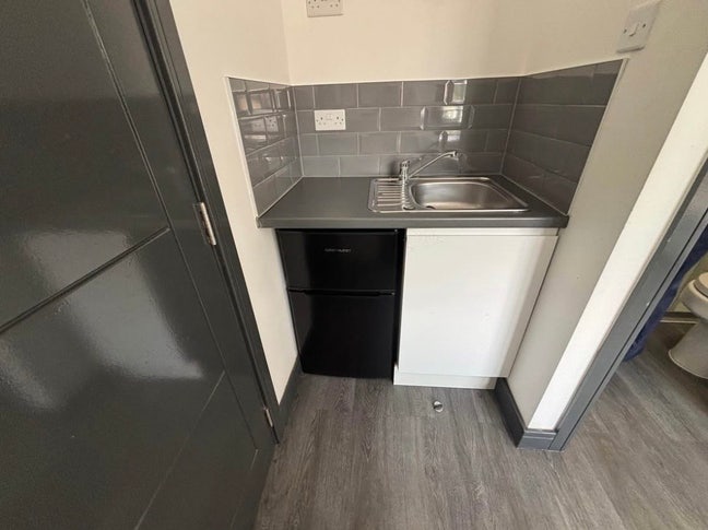 6 bed HMO Main Photo