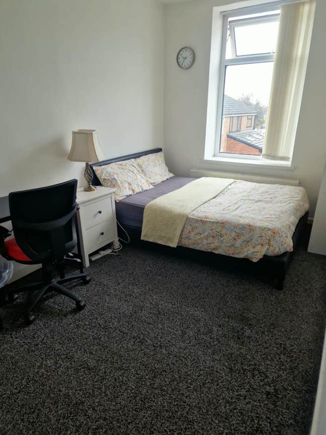 Double Room In Haughton Green M34 7GG Main Photo