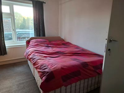 1 double bedroom for rent Main Photo