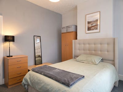 Salford M6 Doubles from &pound;595 | Bills & Wi-Fi Inc Main Photo