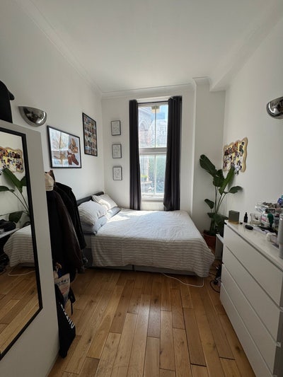 Ensuite in Spitalfields  Main Photo