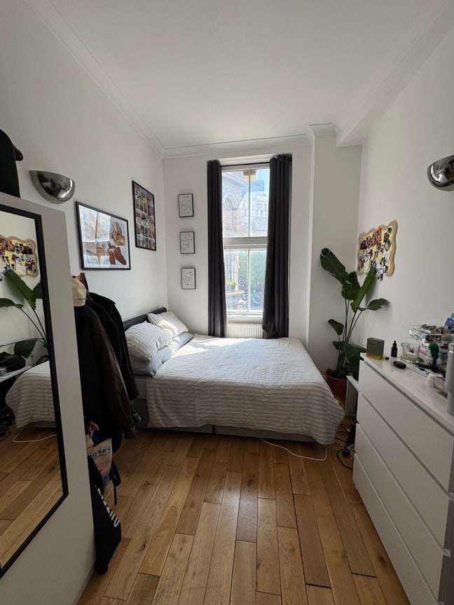 Ensuite in Spitalfields  Main Photo