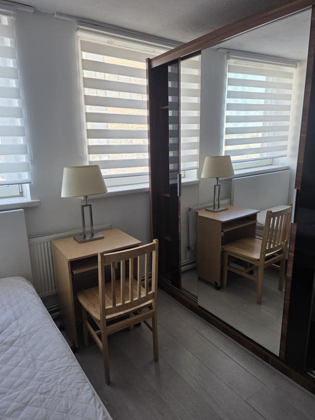 Furnished room in a modern flat. Main Photo