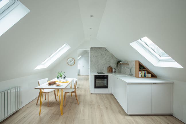 One bed flat, loft conversion, tree-top views. Main Photo
