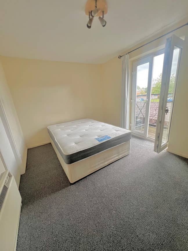 Amazing Double Room in Hulme & Very Close to City  Main Photo