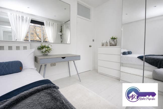 Double room in Paddington / Women only  Main Photo