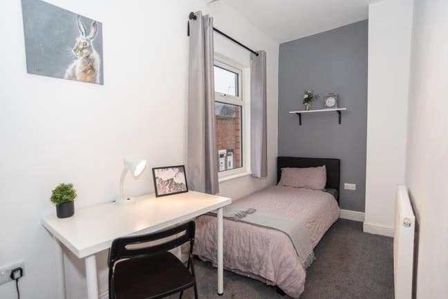 🏡Single Room &pound;395 All Bills – Lime St, ST4 Main Photo