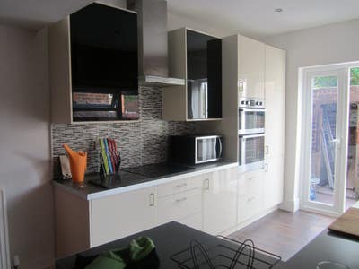 **Lovely female 3 bed house share** Main Photo