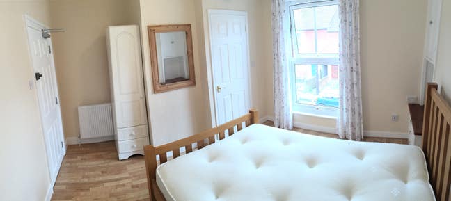 En suite room in refurbished house town centre  Main Photo