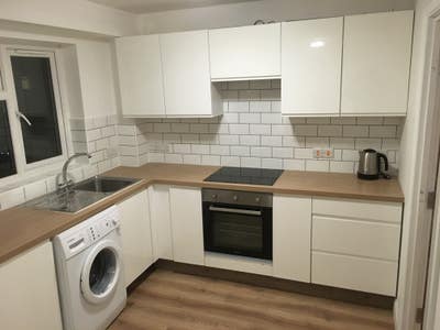 Double room in a  refurbished house Main Photo