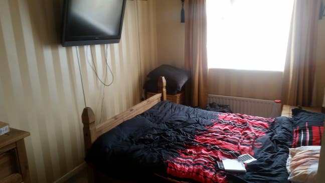 Room for Rent Available   Main Photo