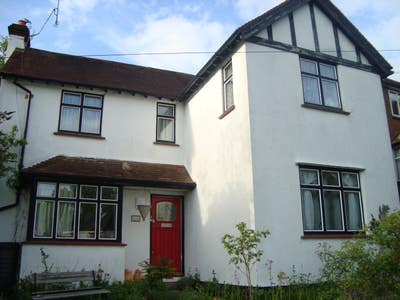 Pleasant room in shared house 1 mile from Wycombe Main Photo