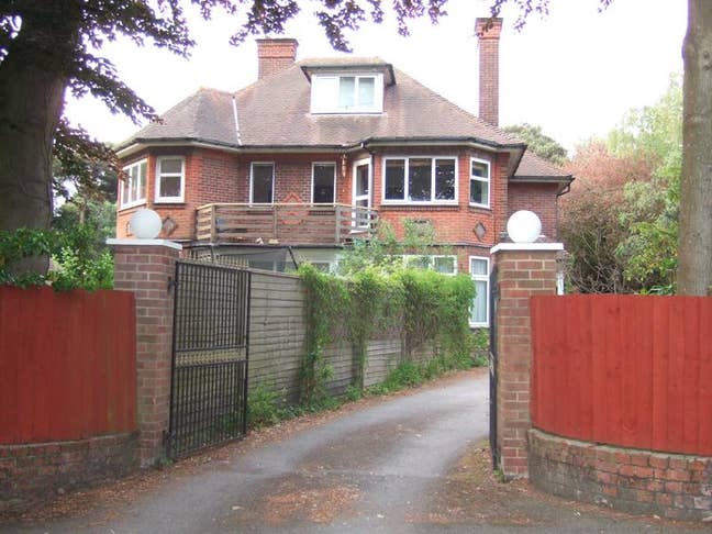 Talbot Ave (BH3) Large Ensuite Rooms Main Photo