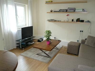 Spacious 4 Bed flat in Clerkenwell AND Living Room Main Photo