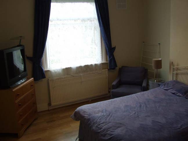 !>Big Double Room, Newly Refurbished, Peaceful Main Photo