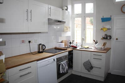 Large double room, Hendon, bills inc Main Photo