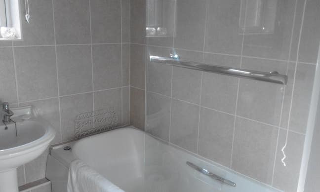 Lovely Single Room to Rent. Monday to Friday Basis Main Photo