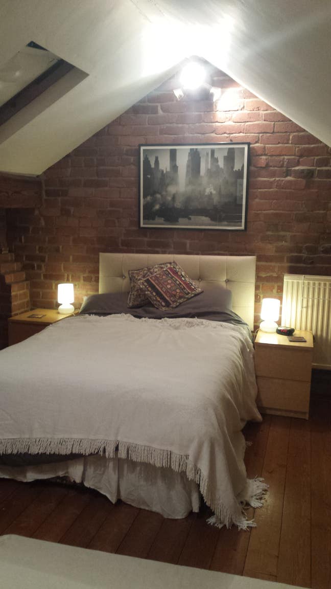 Beautiful attic room in house in Cheadle Village Main Photo