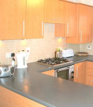 Light & airy  Double room w/shared bathroom Main Photo