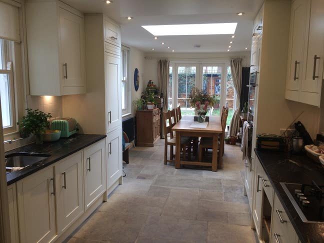 Double room in a Haggerston home Main Photo