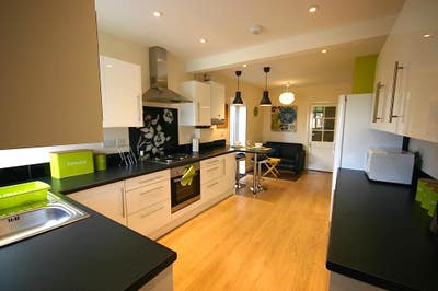 Double Room Furnished - All Bills Incl. Main Photo
