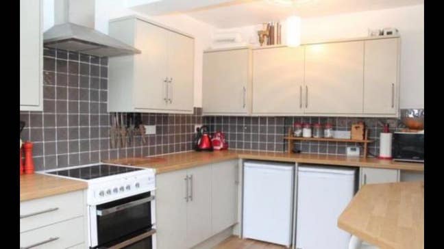 Single room to rent within all bills included Main Photo