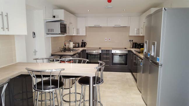 Executive newly built rooms, in a fantastic area! Main Photo