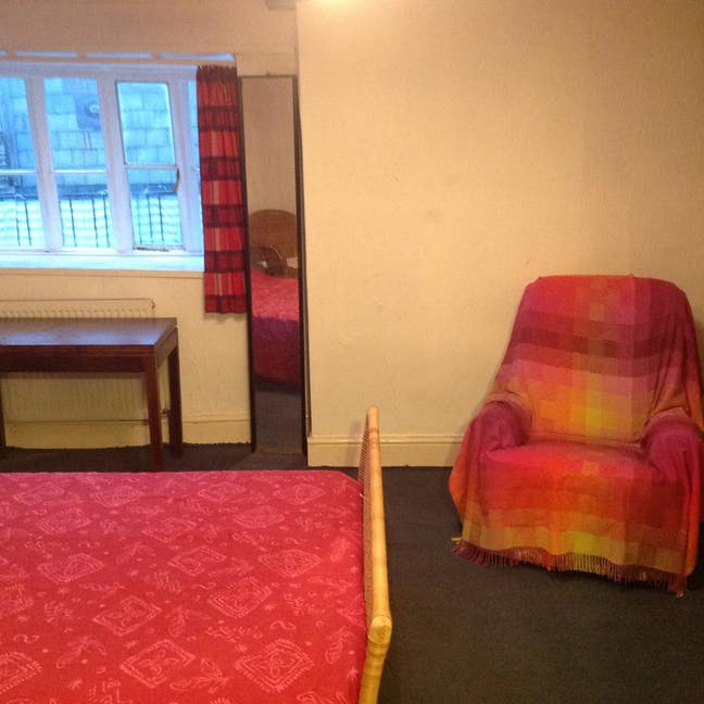 Double ensuite in central location Totnes  Main Photo