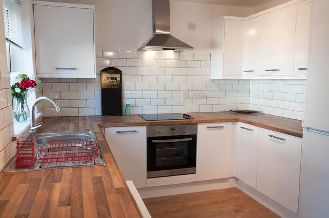 Double ensuite shwer/WC, PL6, &pound;630 pcm, bills incl Main Photo