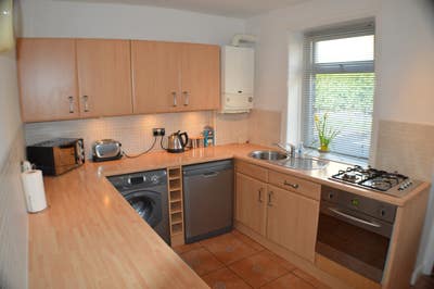 🏡 3 double rooms in a quiet modern house in (BD2) Main Photo