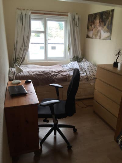 Nice Room Near Hospital and Near Train Station, Main Photo