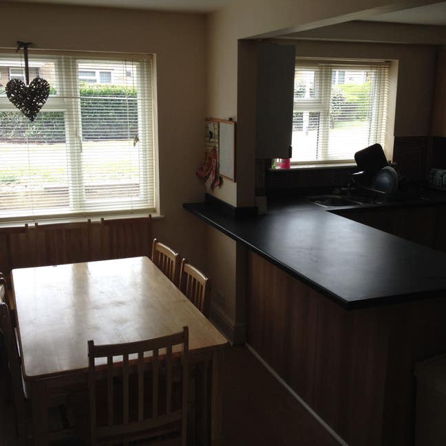   Availalble  now, double room en-suite. Main Photo