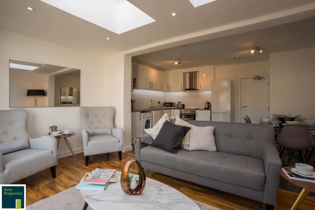 2 x double in stunning refurb'd house,ALL INC Main Photo